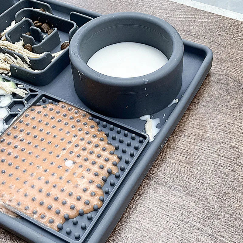 Slow Feeder Dog Bowl with Lick Mat & Suction Cups – Anxiety Relief for Dogs & Cats